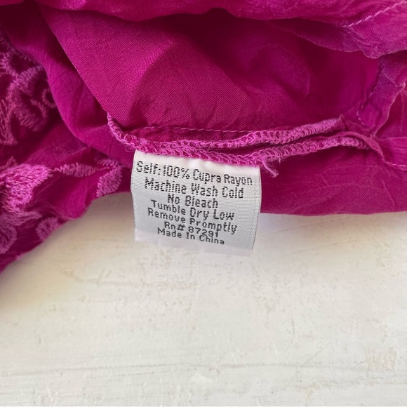 Johnny Was Top Blouse Magenta Lace Crochet Embroidered Eyelet Boho Bohemian M - Picture 4 of 7